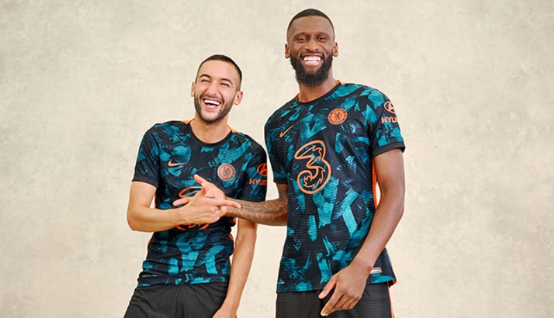 Mẫu áo đấu sân khách 2021-2022