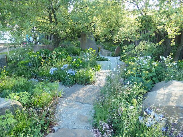 Cleve West's wonderful show garden for Chelsea Flower Show Cleve West's show garden at Chelsea Flower Show