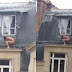PUBLICAN LA FOTO DE UN HOMBRE DESNUDO EN EL ALFÉIZAR DE UNA VENTANA