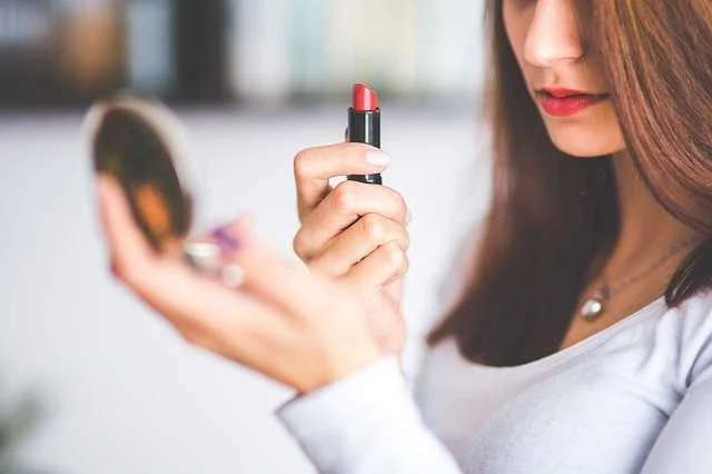 Tips memilih lipstik agar sesuai penampipan