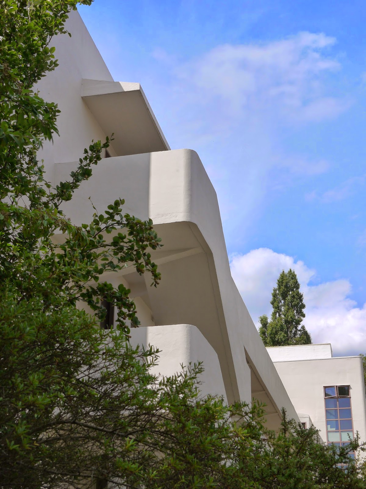 Adrian Yekkes Picture Post 32 Lawn Road Flats, Belsize Park