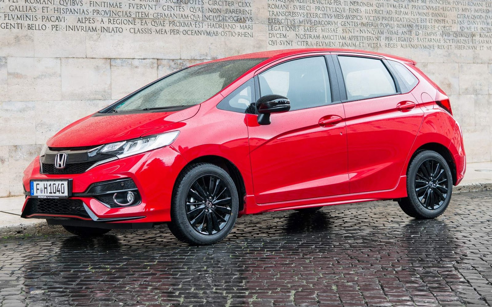 Honda Jazz (Fit) 2018 tem novo motor e facelift Europa