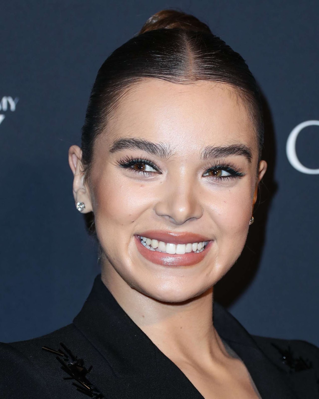 Pictures of Famous Women: Hailee Steinfeld in Grammy 2020 pré-parties