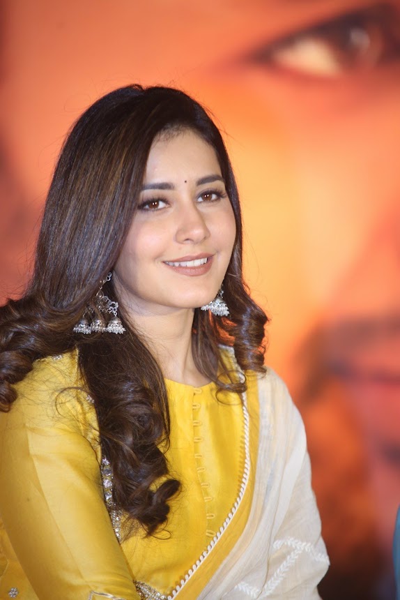Raashi Khanna at Srinivasa Kalyanam Press Meet