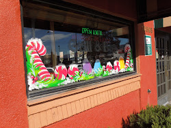 splash gingerbread houses window painting holidays events special