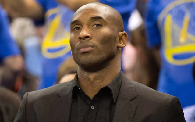 Kobe Bryant será operado del hombro y quedara fuera de la temporada. 