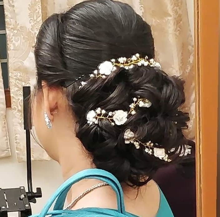 Buy Navjai Hair Clutcher Juda/Bun with Golden Highlight Synthetic Hair  Artificial Juda Hairstyles, Hairstyling Tool and Accessories Marriage,  Functions for womens & Girls Braid Extension Online at Low Prices in India -