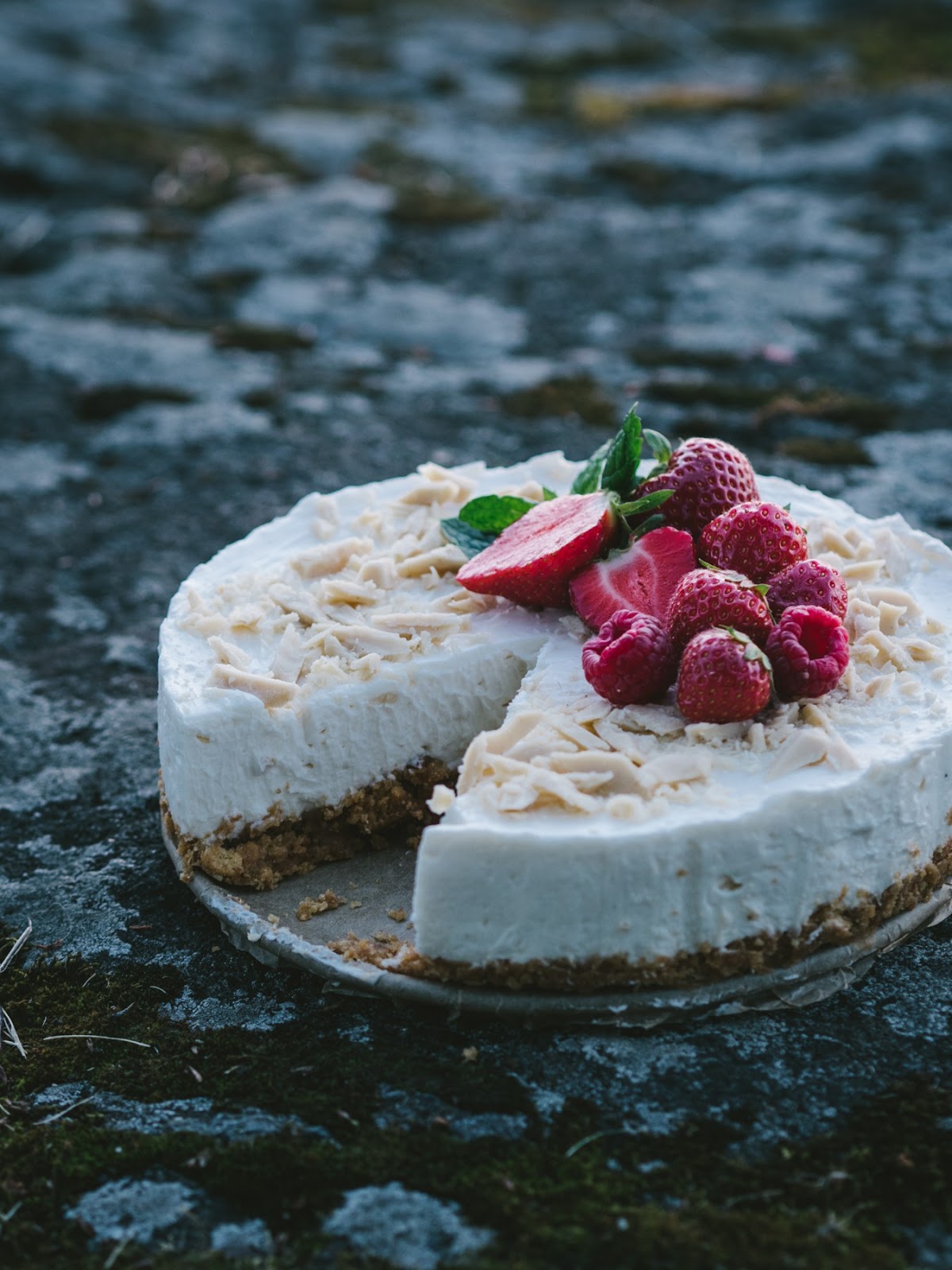 Vegaaninen valkosuklaa-juustokakku | Luonnonkaunis