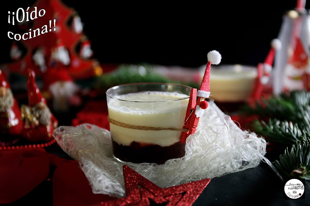 Panna cotta navideña de yogur y chocolate blanco (Menú navideño)