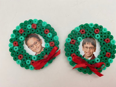 Hama bead mini Christmas wreath magnet craft