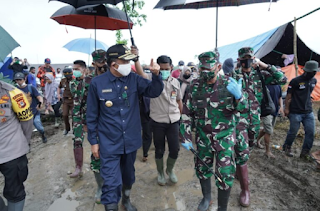  Pandam XlV Hasanuddin Bersama Forkopimda Sulsel Kunjungi Lokasi Banjir di Masamba