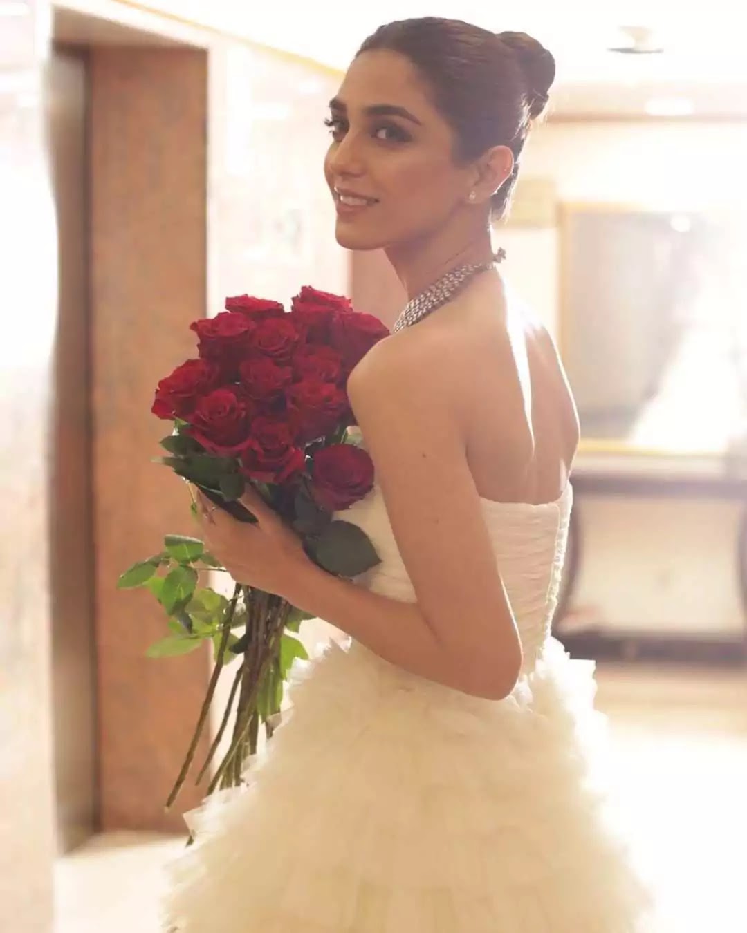 Beautiful Pictures of Maya Ali Wearing White Dress