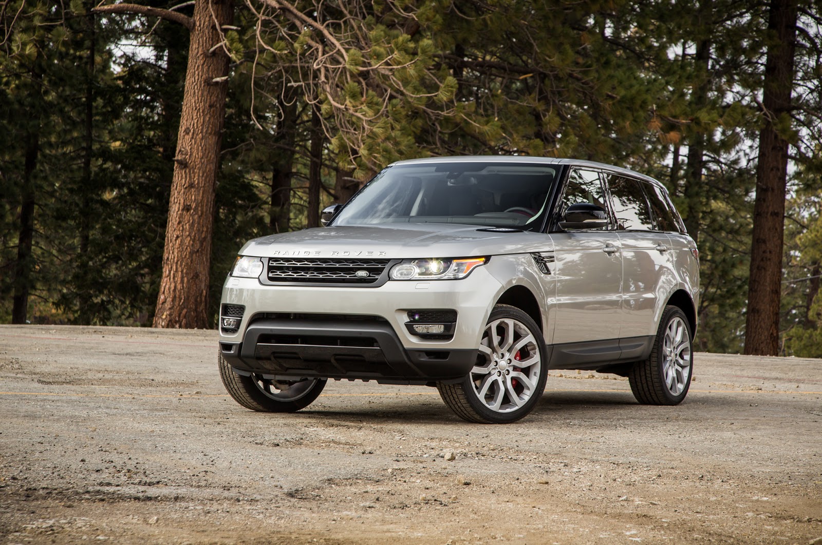 Рендж ровер спорт 2015 год. Ленд Ровер спорт 2015. Range Rover Sport 2015. Рендж Ровер спорт 2015. Land Rover range Rover Sport 2015.