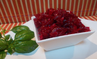 Salata de sfecla rosie cu usturoi
