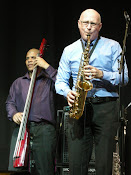 Omar González (double bass) & Javier Zalba (sax)