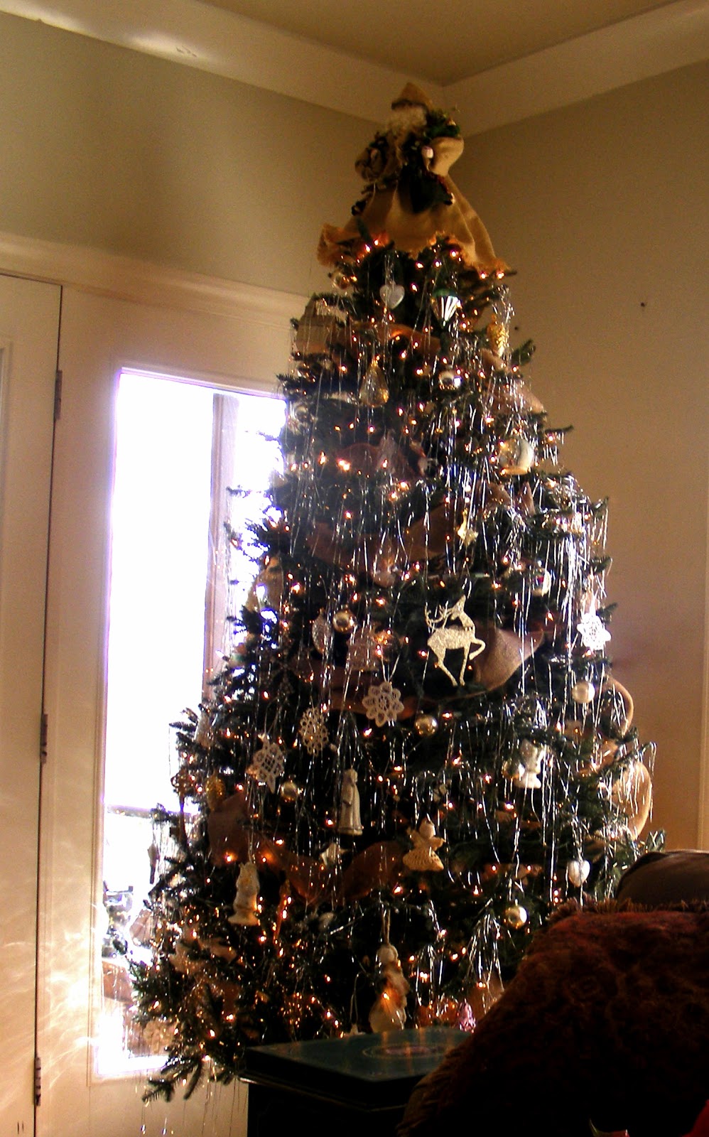 Christmas Tree 2013 & Giveaway Reminder |Blue Creek Home
