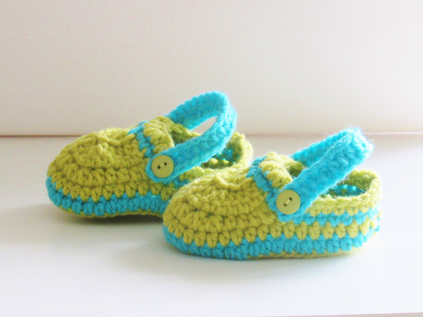 Crochet Slippers for Boys or Girls (pdf pattern for sale) Crochet Dreamz