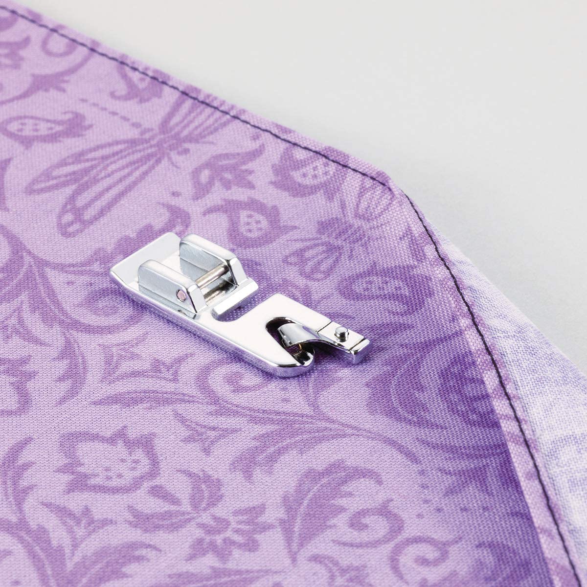 Brother Sewing Machine, GX37, 37 Builtin Stitches, 6 Included Sewing Feet