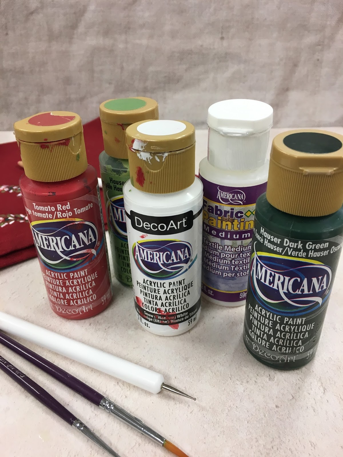 You Can Folk It! painted napkins in 10 easy steps.