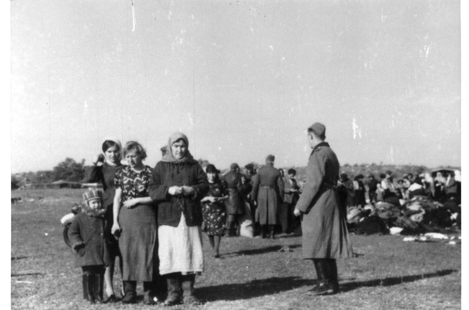 женщины яру. лубны холокост засульский яр. женщины яру. киев расстрел 1941 бабий яр. лубны холокост засульский яр.