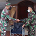  Wujud Kepedulian TNI, Dandim Pekalongan Berikan Bantuan Kursi Roda Kepada Anggota Yang Sakit Menahun