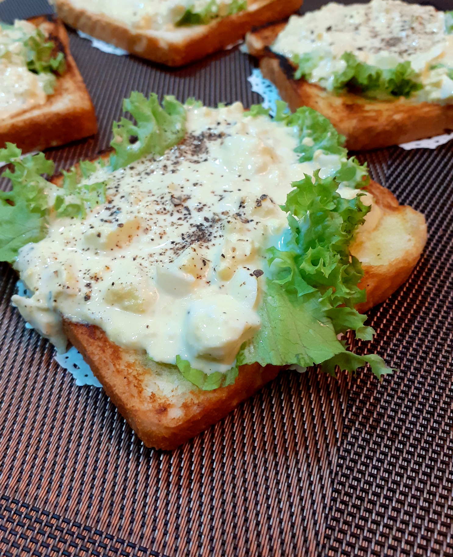 sarguna's fantabulous kitchen: Open Faced Egg Mayo Sandwich