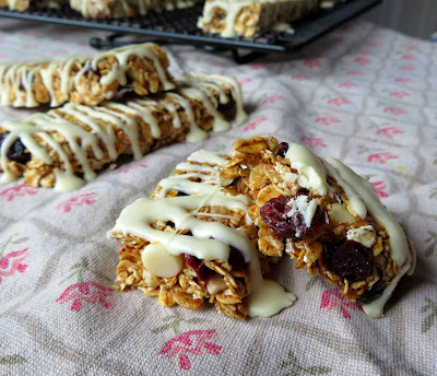 White Chocolate and Cranberry Granola Bars