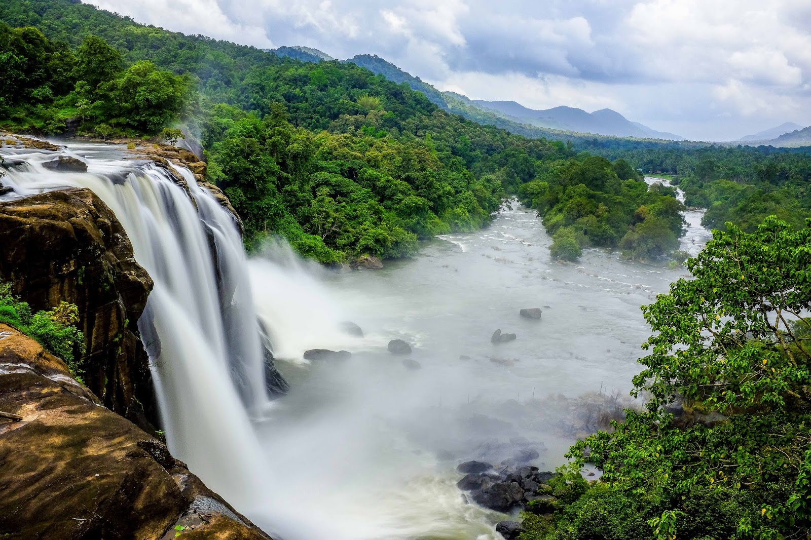 kerala tourism athirapally waterfalls