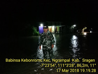 HUJAN DERAS AKIBATKAN LUAPAN AIR MENGGENANGI JALAN WIL NGRAMPAL