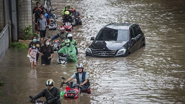 Banjir Jakarta, Pemerintah Didesak Segera Evaluasi IMB dan Proyek Reklamasi