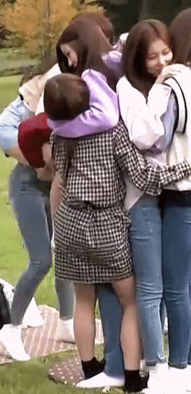 (아이즈원) 헤드락 걸린 나코