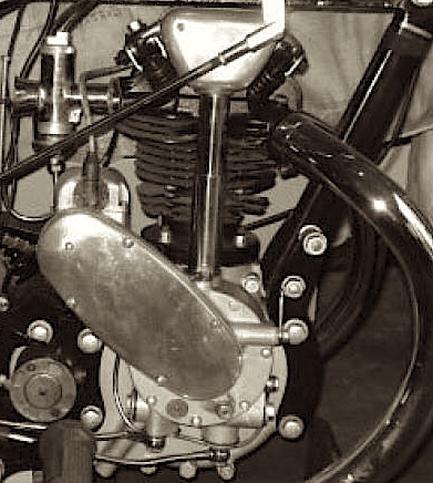 Motor Me Review: 1933 O.E.C.-Rudge 'TT Replica'