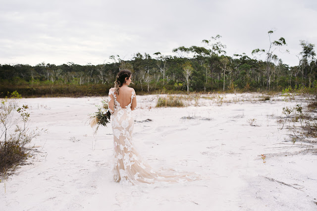TERRI HANLON PHOTOGRAPHY SUNSHINE COAST WEDDINGS BRIDAL GOWN FLORALS BEACH