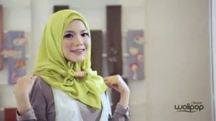 Tutorial Jilbab Pashmina Untuk Hari Raya | cara memakai jilbab tanpa peniti dengan pashmina segi Tutorial Jilbab Pashmina Untuk Hari Raya | cara memakai jilbab tanpa peniti dengan pashmina segi