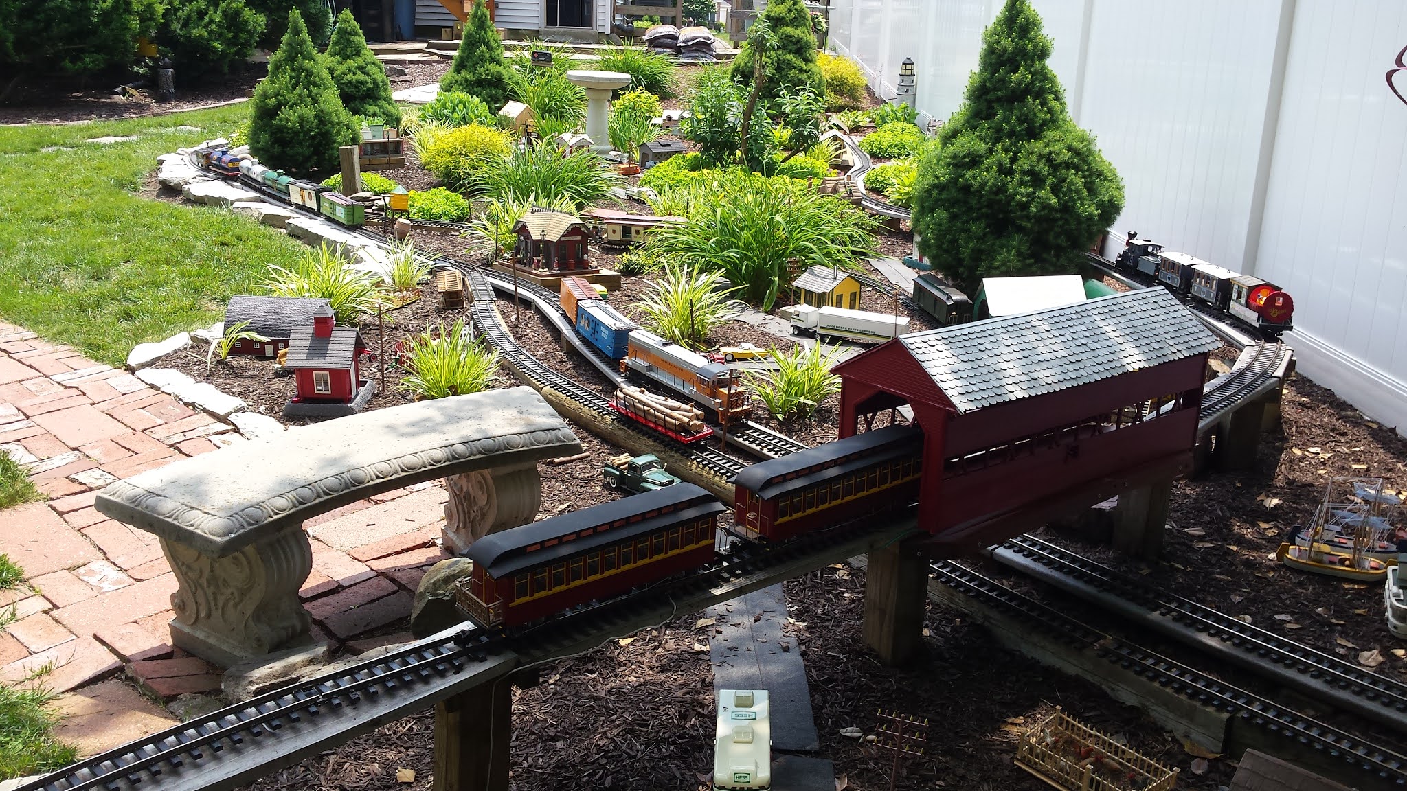 South Jersey Garden Railway Society Member Layouts Donna and Larry Grady