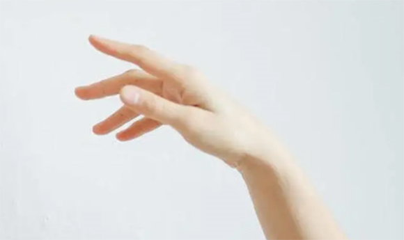 手如棉有閒錢，不同手相不同命！-圖片2