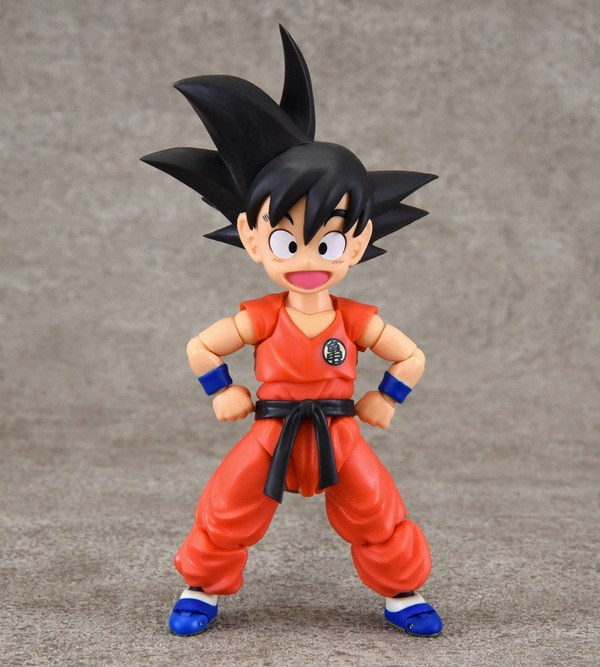 Figuras: Fotos oficiales del  Goku Niño de 