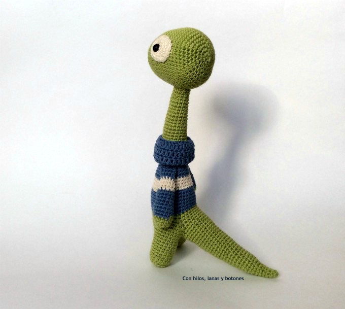 Con hilos, lanas y botones: Brad the Brachiosaurus amigurumi