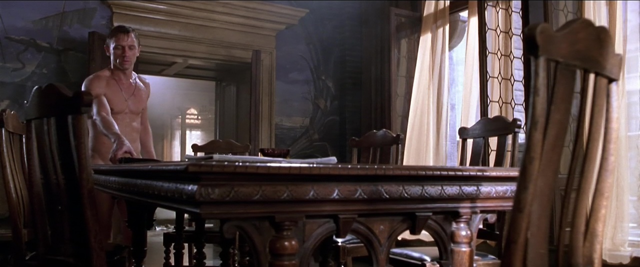 Lara Croft Tomb Raider Daniel Craig ausCAPS: Daniel Craig shirtless in Lara Croft: Tomb Raider
