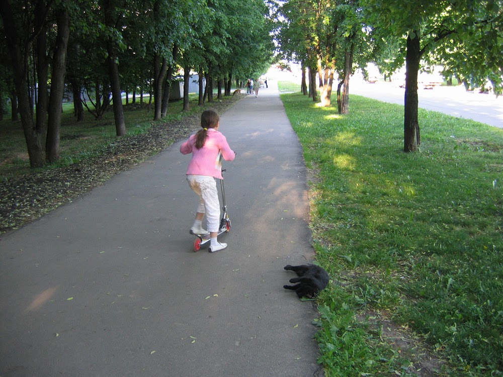 Девочка и труп — 3 июня 2007 г., 20:34, public domain/СС0