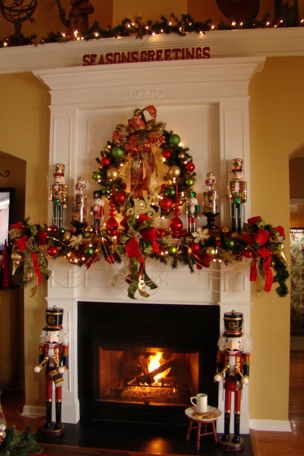 Adventures in Decorating: Revisiting Last Year's Christmas Mantel ...