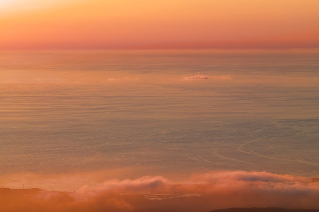 黄昏時の海 / The golden sea at dusk
