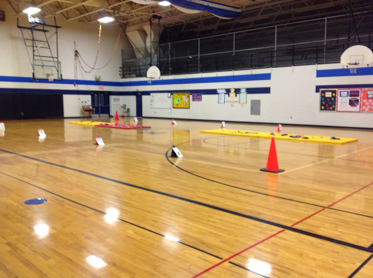 Carly's PE Games P.E. Tossing and Catching, Fun Thanksgiving Game