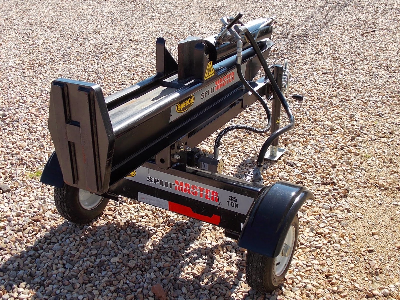 Parking Zone 82 2013 SPEECO 35 TON LOG SPLITTER 1650 OBO