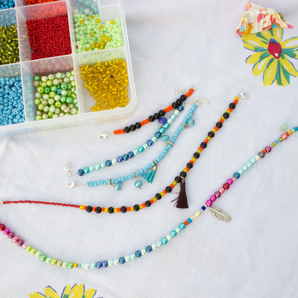 How to make necklaces and bracelets with kids