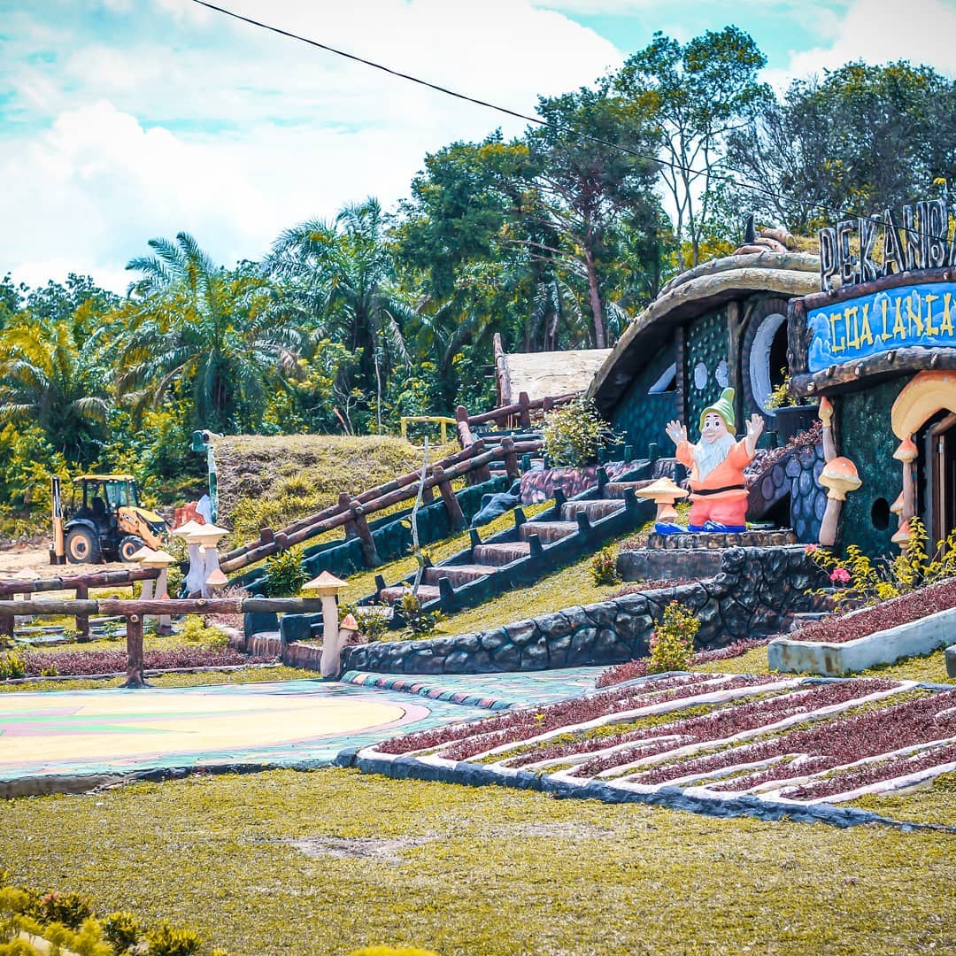 Alamat dan Harga Tiket Masuk Taman Wisata Refi Pekanbaru