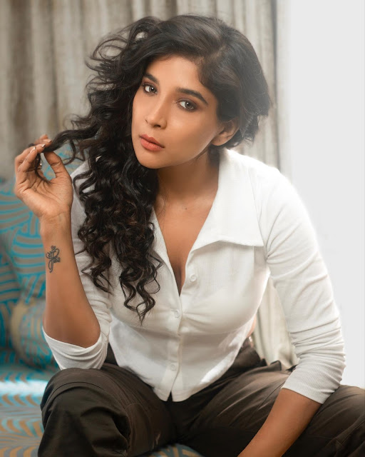 Sakshi Agarwal Latest Hot Pictures in White Shirt Navel Queens