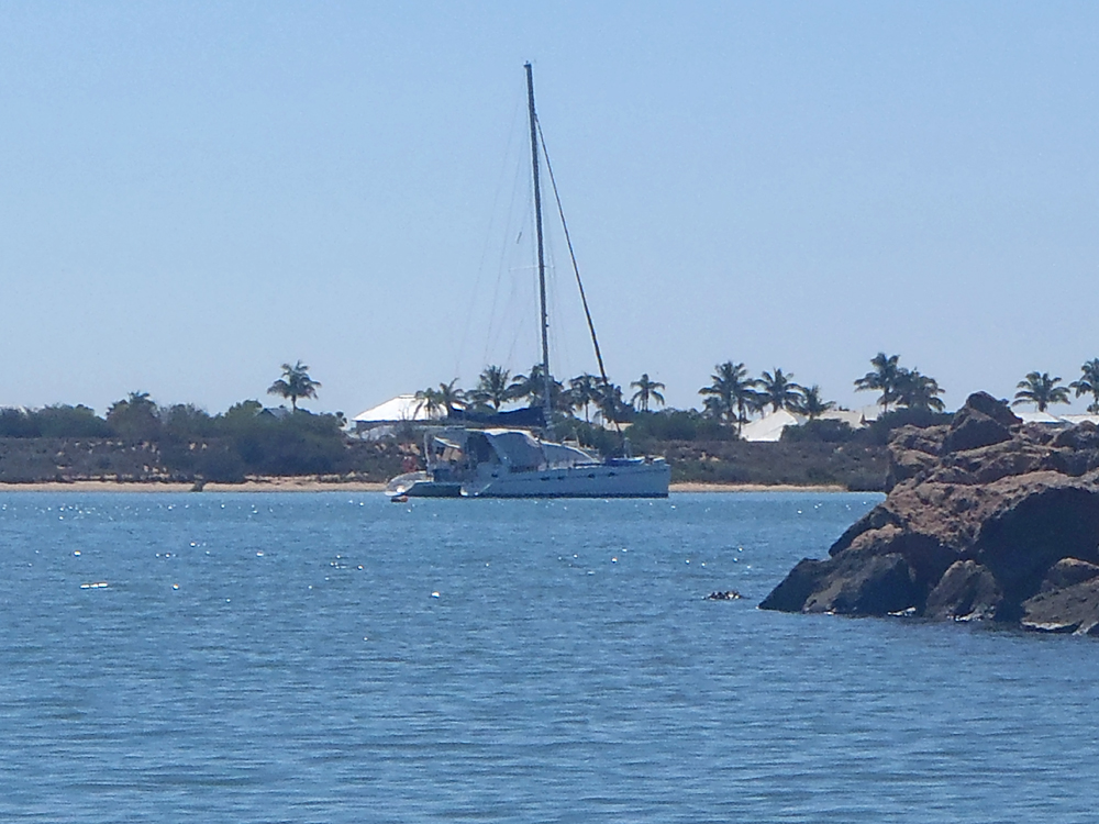 Sailing Aussie coast Exmouth to Carnarvon