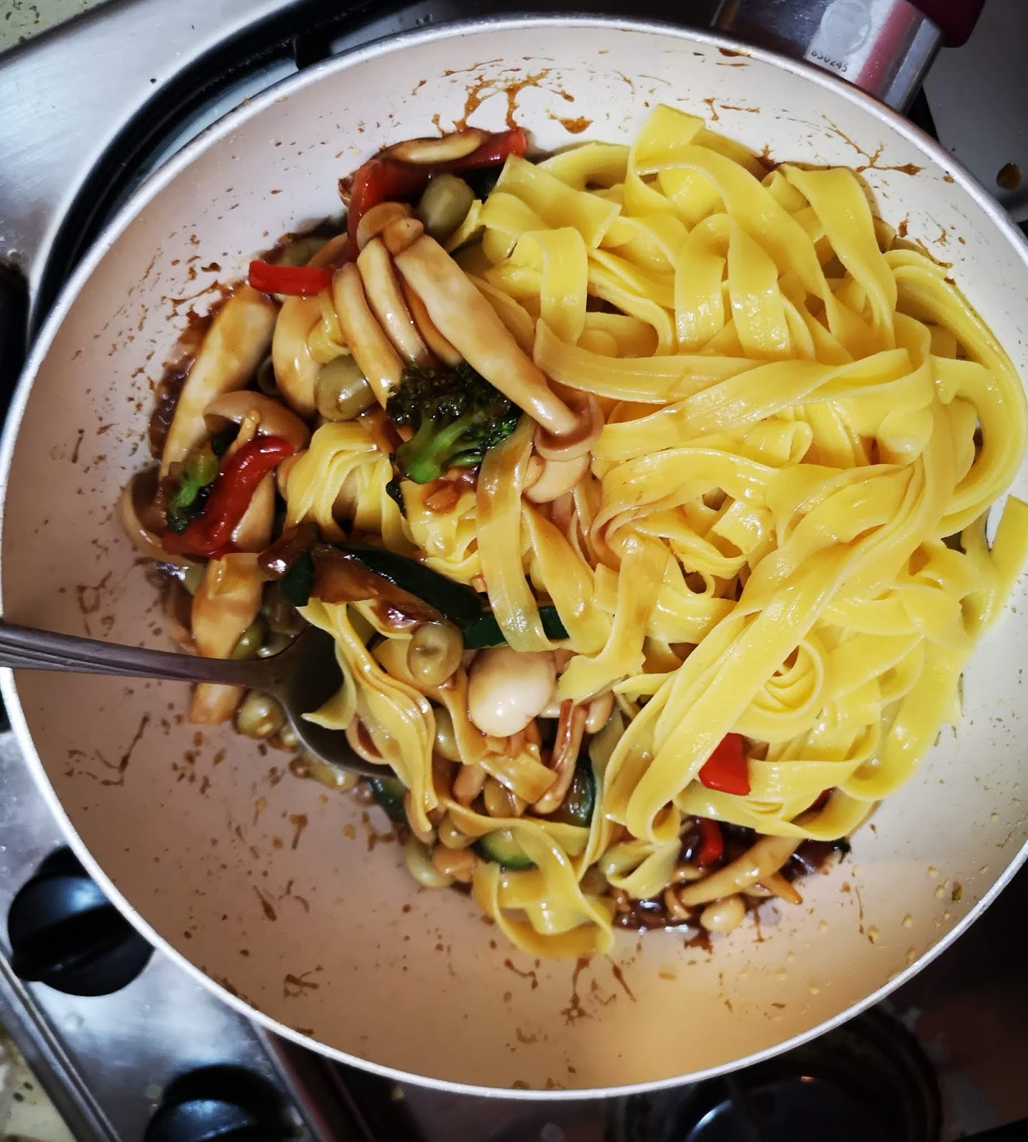 My style my cooking my everyday Grzyby shimeji z warzywami i makaronem