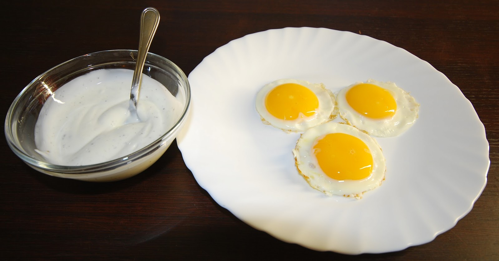 fried eggs with yogurt sauce | chef competition at home